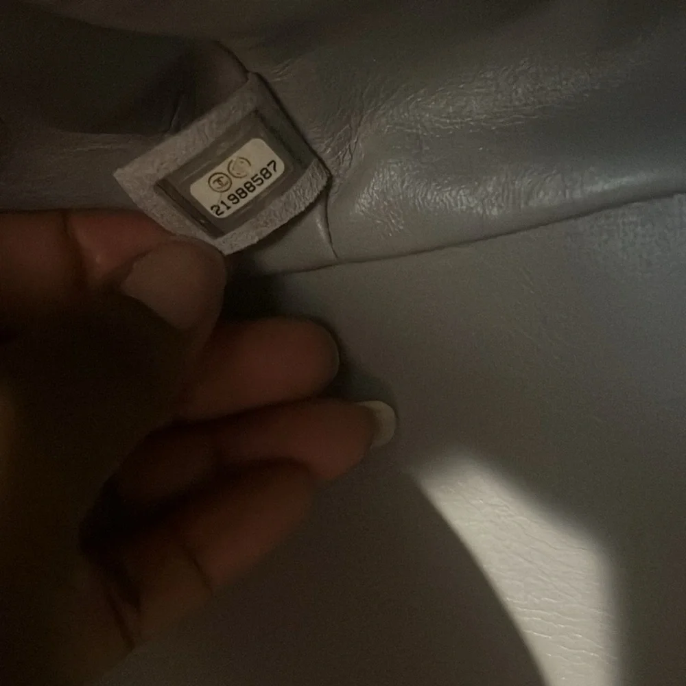 CHANEL Matelasse Chain Tote Bag Leather Beige Silver - Picture 12 of 16